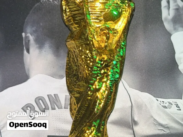 للبيع كاس العالم نسخه مصغره ب جوده ممتازه عليه اسم البرتغال للتواصل خاص For sale small world cup