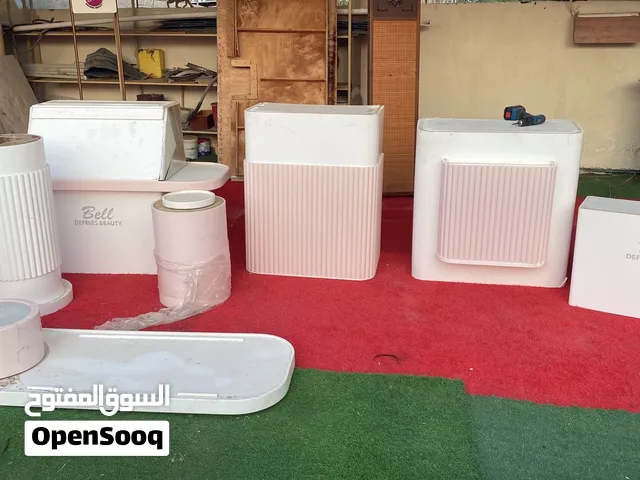 طاولات مصنوعه من رخام الجميل في طاولات مال خمسين ريال وفي اكثر شوى وفي اقل على حسب نوع طاوله