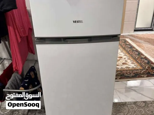 ثلاجه فستل للبيع كولش نظيفه