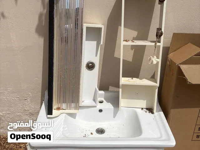 مغسلة حمام كبيرة مستعملة