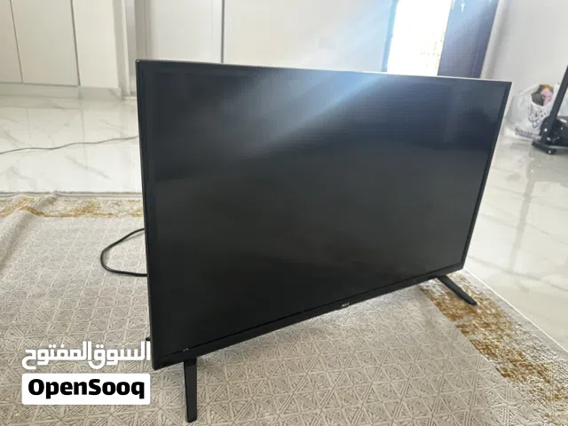 شاشه مستعمله ما فيها ولا شي مب مستعمله وايد تقريبا حدود الثلاث اشهر
