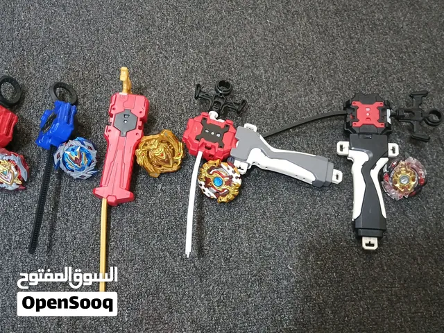 حلبة بلابل ممتازة ، عدة بلابل و قطع اضافية ، و 5 بلابل مع لانشرها.