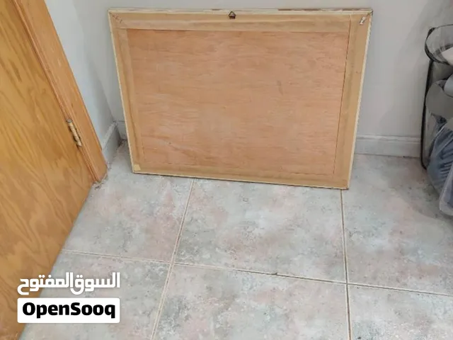 للبيع  لوحة جدارية بنقش طبيعي وإطار ذهبي فخم