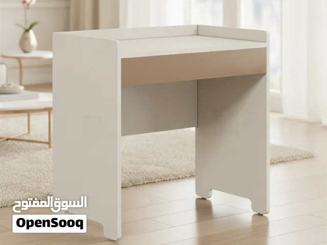 طاولة مكتب ودراسة بتصميم عصري وأنيق مع حواف حماية - موديل V28
