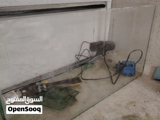 حوض سمك فاضي للبيع حوض عرض عرضه 85 موجود في اربد شارع فلسطين
