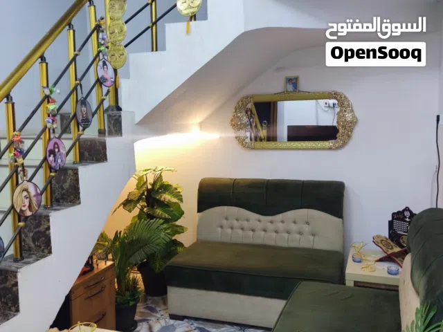 دار. للبيع في الصالحيه بدايه شارع أحمد الوائلي يتألف  من طابقين