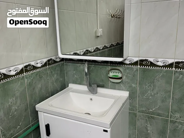 مغسله مع دوش بحاله جيده للبيع