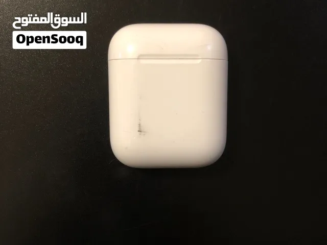 سماعات ايفون مستعمل منذو شهر ونصف و لا يوجد اي عطل في هذا السماعات و يوجد شاحن خاص به و سعر رخيص