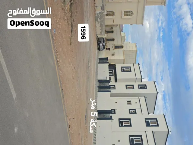 صحلنوت الشمالية مربع د شبه ركني 5متر شمالها مسجد الباري وجنوبها مسجد الحي القيوم شوراع قايمة خدمات