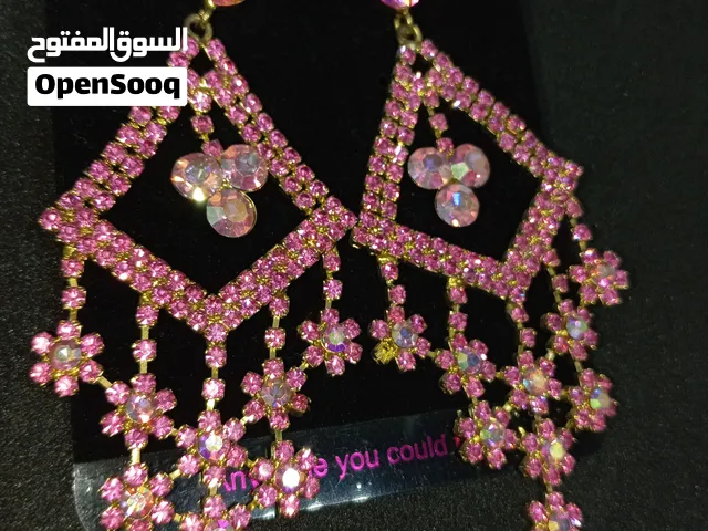 اكسسوارات جوده عاليه جدا واحجار ممتازه فی توصیل متوفر اشکال تانیه
