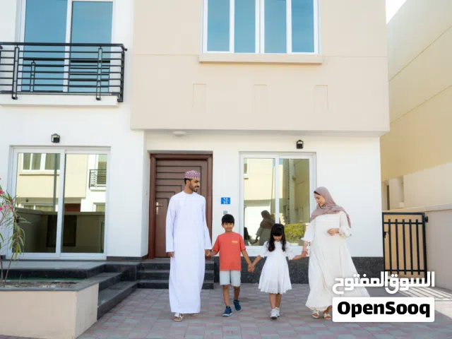 فرصة إستثمارية / فيلا للبيع بعقد المستأجر - دخل أيجاري قائم