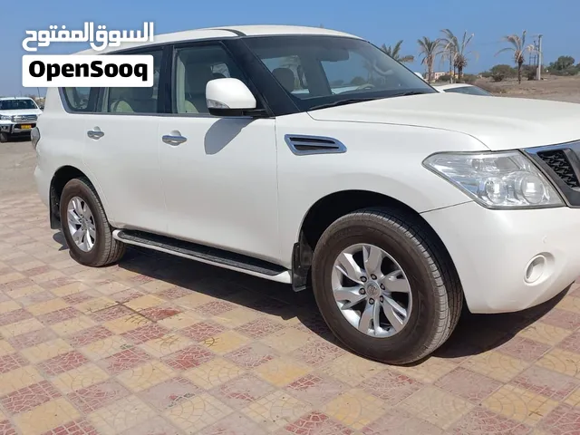 نيسان باترول 2010 خليجي مستعمل سعودي بحالة جيدة مع مواصفات زينون وهواتف بلوتوث