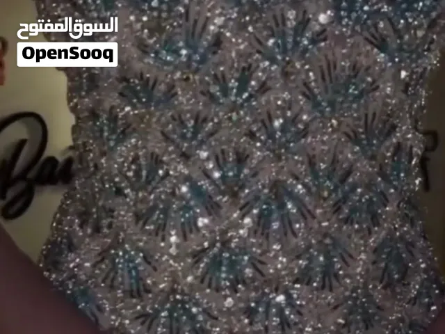 فستان ملكة راقي جدًا - لبس ساعات فقط - نظيف كالجديد