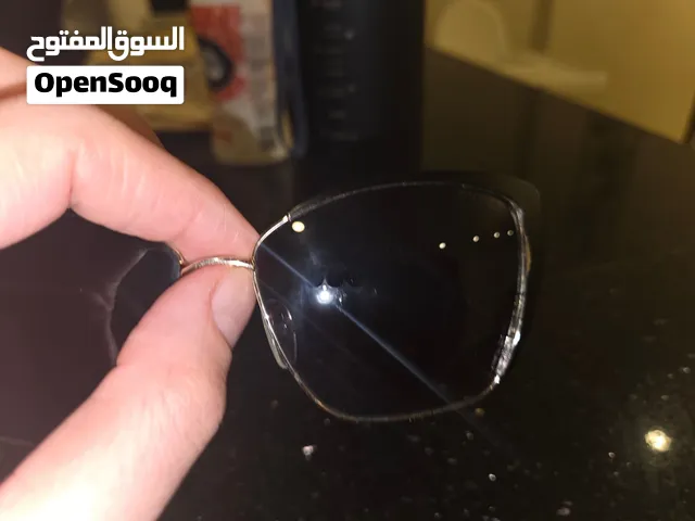 نظاره شمس جاس بعد التقشير اتجاه العدسه ومعها العلبه بحاله ممتازه