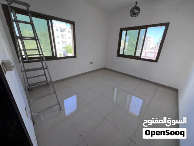 غرفه وصاله-مساحه واسعه- تكييف مركزي- بالكونه اطلاله ممتازه-شقه مضيئه بالكامل -  صيانه علي المالك