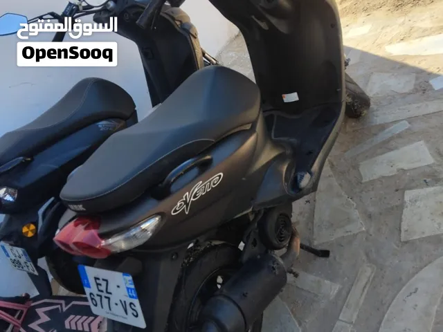 2 سكوتير ودراجة كهربائية