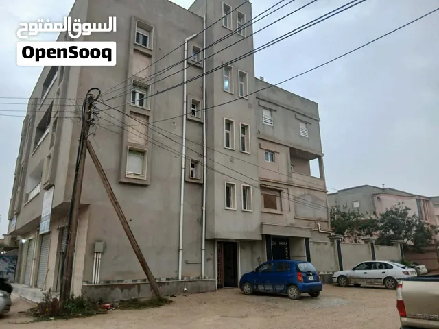 عماره استثماريه متفرع من شارع النقالات حي السلام مساحة 450 متكون من 7شقق و4محلات حالتها جيده جدا لا