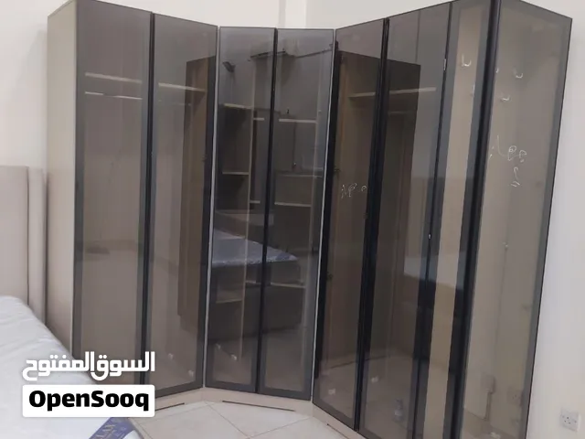 خزائن ملابس فخمة بأبواب ألمنيوم – تفصيل حسب الطلب في الرياض