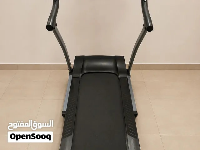 مشاية كهربائية قابلة للثنى Foldable electric treadmill.