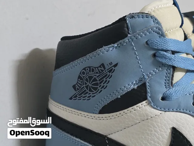 حذاء حذاء  Nike Air Jordan 1 High OG “University Blue” اصلي غير مستخدم