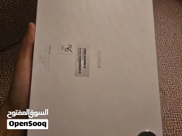 هونرماجيك باد 2 الذاكرة 256  رام 12  معاه كامل ملحقاته بطارية عملاقة بسعة 10050