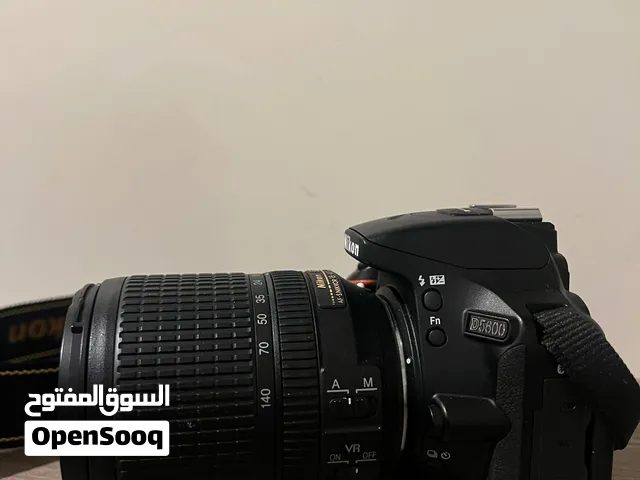 كاميرا نيكون nikon d5600 مع عدستها