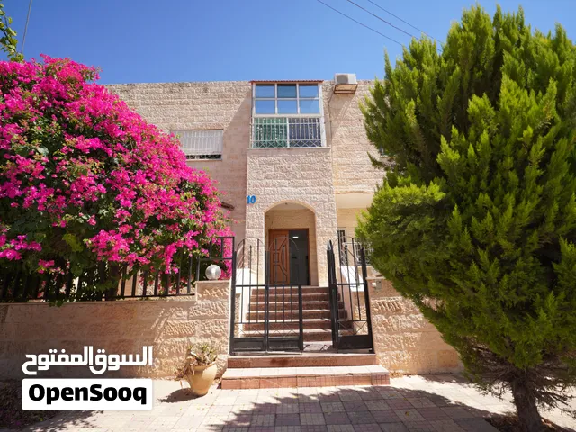 بيت شبه فيلا مميز للبيع – ضاحية الأمير حسن