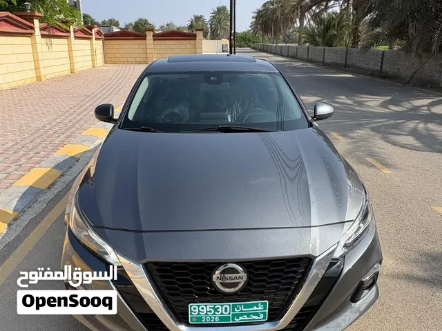 نيسان التيما 2020 فئة SV رمادي بنزين صالون سيدان مع مواصفات أمريكية