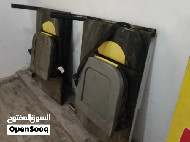 كراسي باص فإن عدد واحد