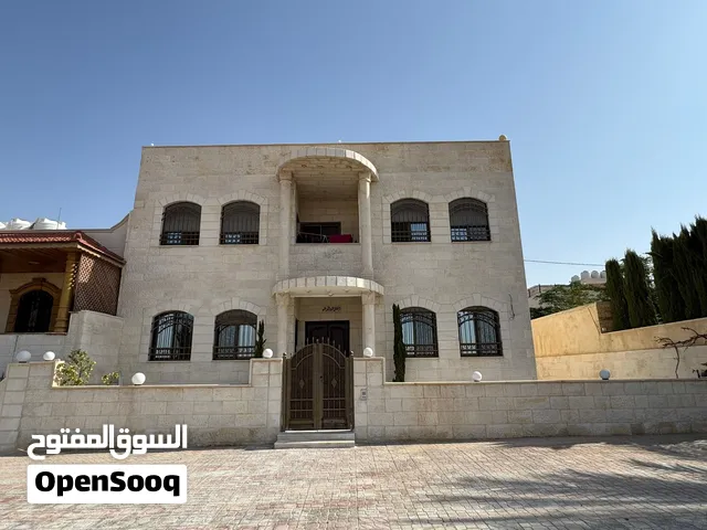 بيت طابق ارضي  على  شارعين امامي صايدين وشارع خلفي ( موقع مميز ) ديلوكس
