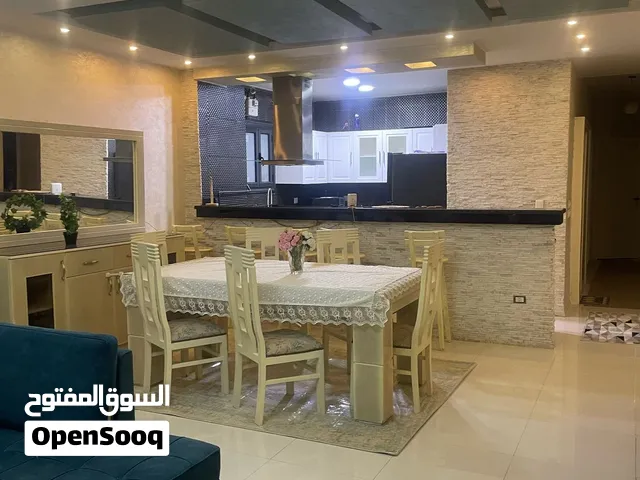 فرصة سكنية فاخرة شقة بتشطيب فندقي بجوار ووترواي الجديد وشارع التسعين الشمالي