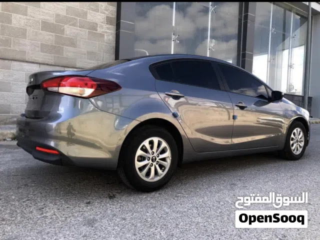 Sedan Kia in Amman