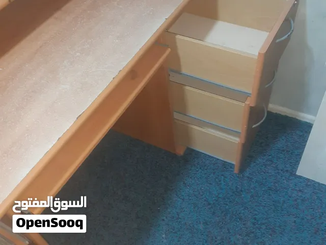للبيع مكتب دراسي