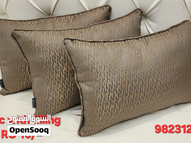 مخدات متنوعه