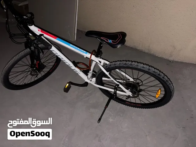 سيكل مسافات   هذا السيكل هو دراجة جبلية (Mountain Bike) من نوع روك رايدر (Rockrider ST 100