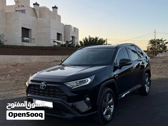 Toyota RAV4 XLE Hybrid AWD  2021