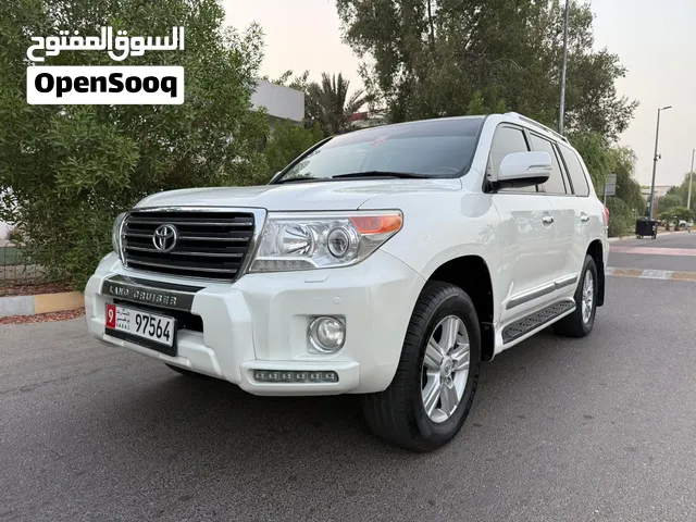 تويوتا لاند كروزر GXR V8 خليجي موديل 2015 ، صبغة وكالة، وبحالة الوكالة كامل.