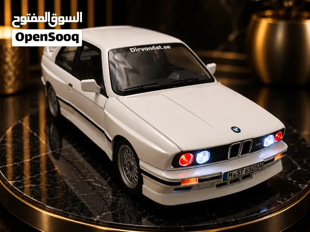 بي ام 325 مقاس 1/24 من المعدن مع إضاءة