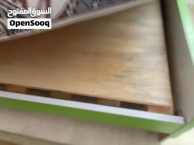 غرفه نوم للبيع تخت مفرد ونص مع خزانه كبيره وفرشه بحاله ممتازه