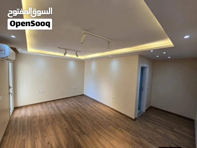 شقة للبيع استلام متشطب سوبر لوكس فى الشروق امام مدينتى دايركت على طريق السويس بتقسيمة ممتازة