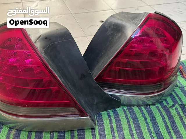 قطع غيار وإكسسوارات مستعملة بحالة ممتازة للبيع (فورد كراون فيكتوريا )