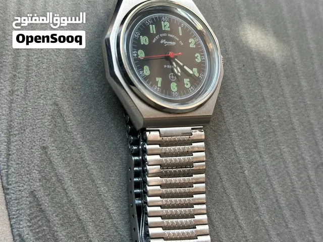 ساعة سويسرية قديمة كلاسيكية.