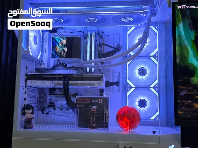 للبيع: كيس كمبيوتر فخم وراقي (Tortox Prism) لون أبيض  الكيس تصميمه بانورامي بدون زوايا