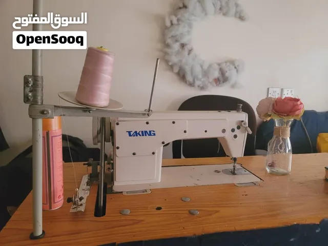 مكينية خياطة نظيفه جداً