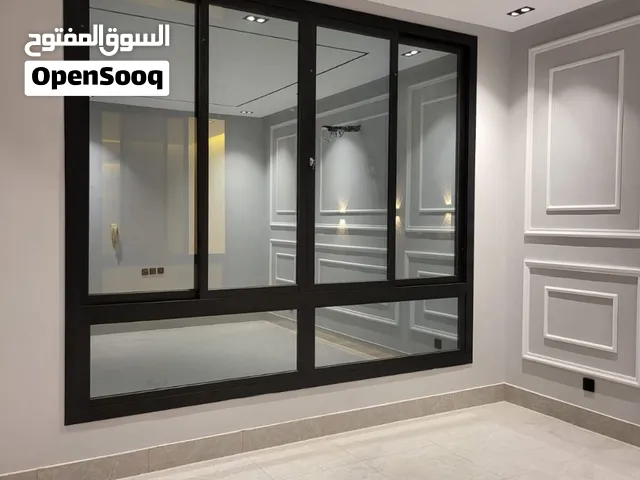 أنا طاهر - فني ألمنيوم في صناعية المعيصم - مكة -   تفصيل شبابيك المنيوم