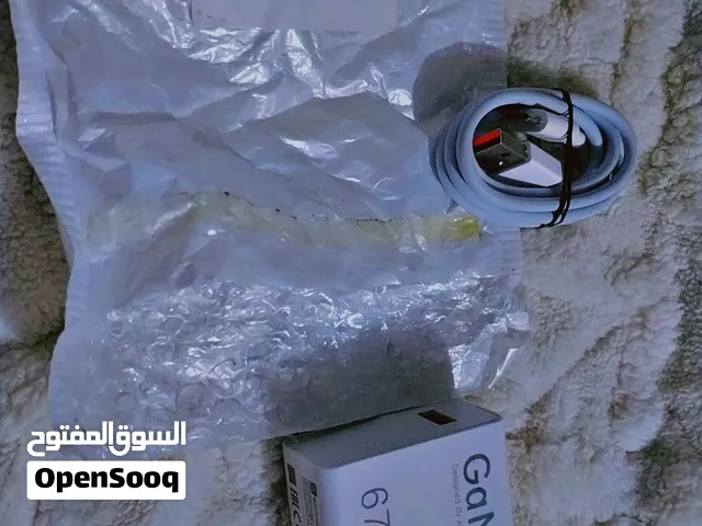 شاحن اصلي 67 واط وسعره يكون 25 الف بس وتوصيله مجاني لكل العراق مال بضاعه اوربيه وليس تجاري