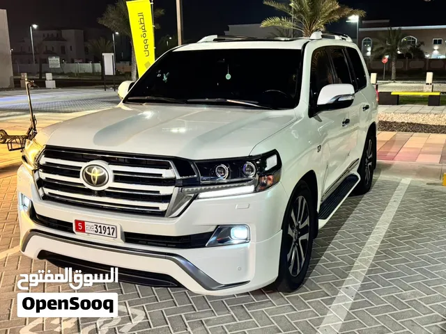 لاند كروزر 2018 وايت اديشين 5.7 VX.S للبيع
