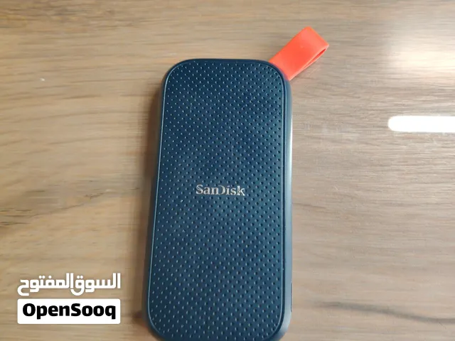 Sandisk 1tb ssd comes with original cable light use no damage