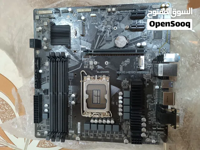مذربود لوحة أم (Motherboard).
