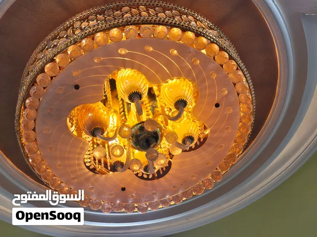 ثريه كبيره مستعمله نضيف جدا و شغاله